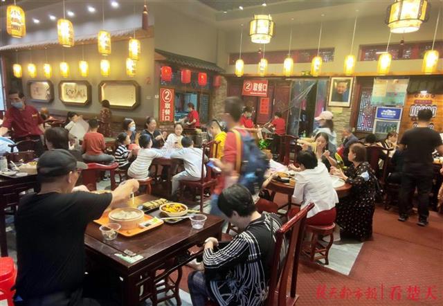 |武汉园博园开放免费预约旅游，吸引了更多外地游客