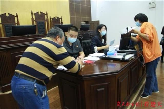 |医院欠薪无力偿还，法院巧妙执行