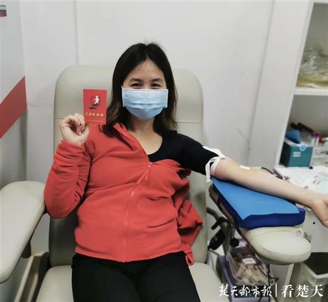 |再把热血留在武汉！“抗疫战士”返汉挽臂再献爱