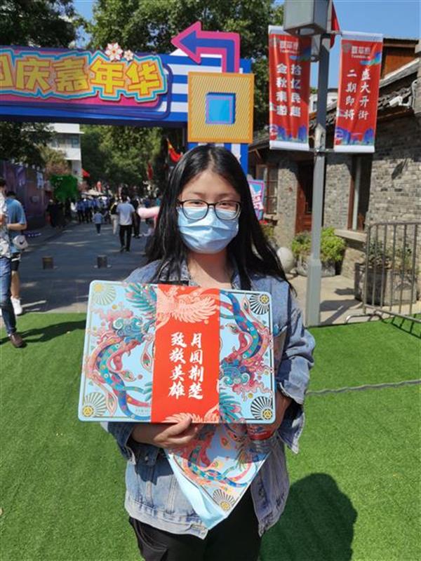 |温情月饼沁润游客心