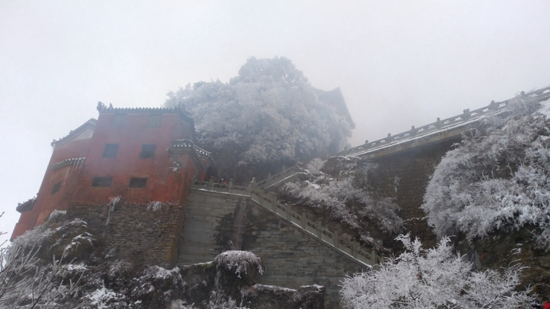 武当山又双叒下雪了！