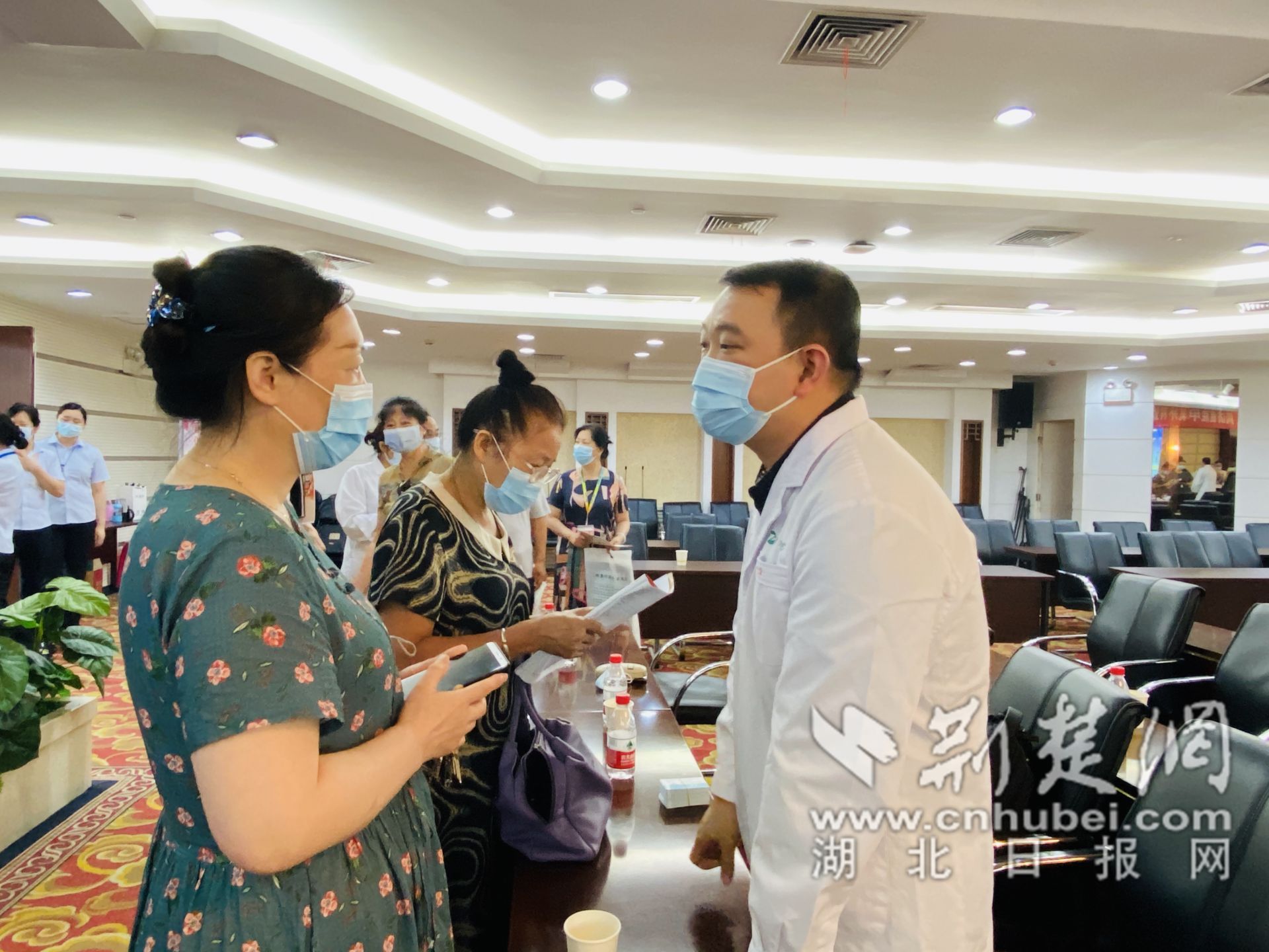通化理想生活之同济医院甲乳疾病及肿瘤防治健康义诊在汉举行