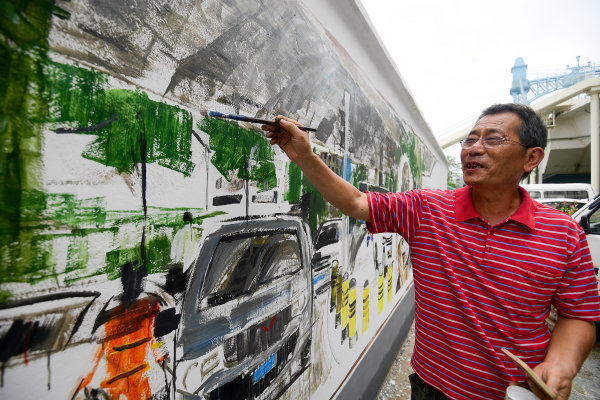 武汉民间网红“壁画师”再出新作两大系列墙绘画卷讲述武汉故事致敬建党百年