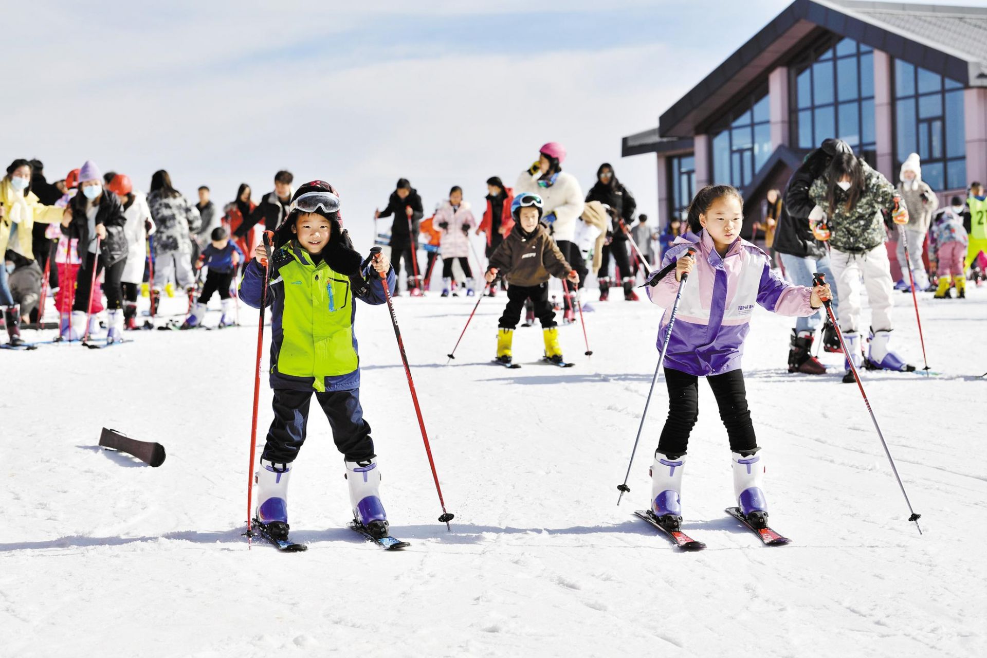 湖北多地开启“滑雪季”