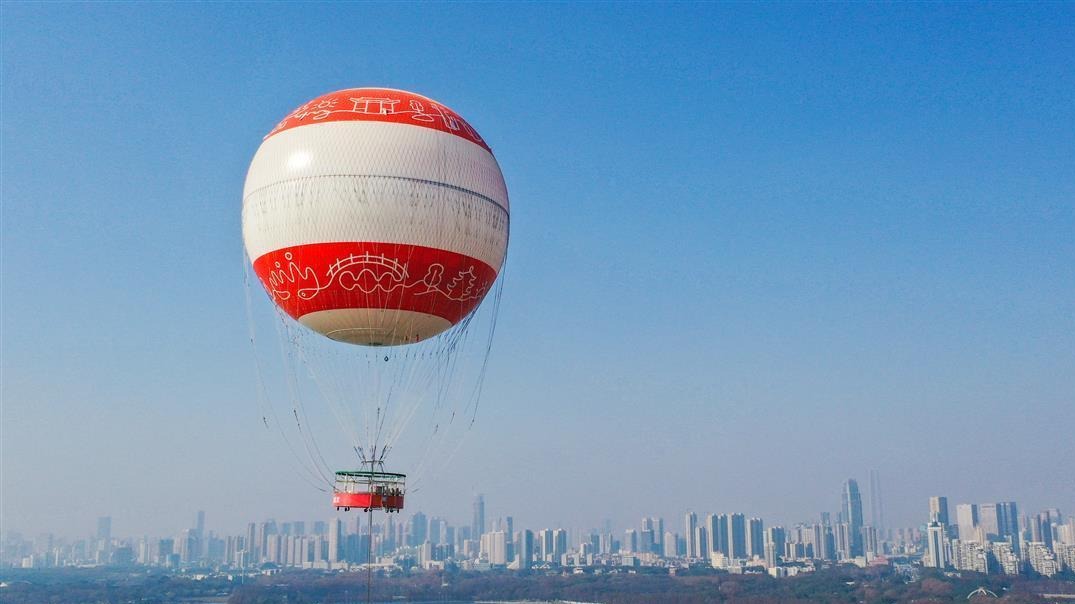 华中首个氦气球元旦试运营