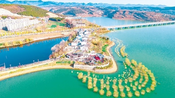 漢江鄖陽段水清岸綠生態美