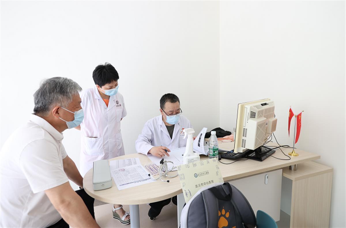 六家医院专家集中义诊 洪山社区居民家门口享高质量医疗服务