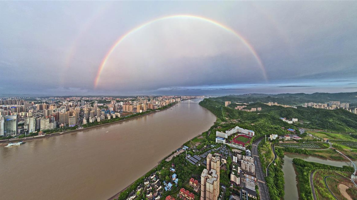 雙彩虹雨后扮靚宜昌城