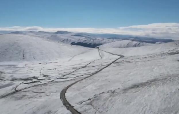 新疆阿勒泰下雪了