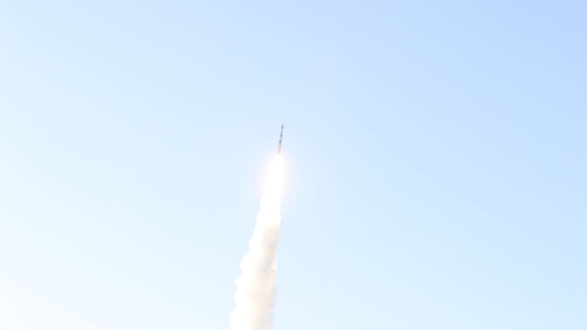 我國成功發射試驗十四號和試驗十五號衛星