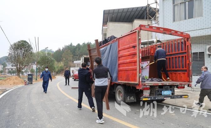 通城县环卫局：推进垃圾分类亭建设 助力垃圾源头减量