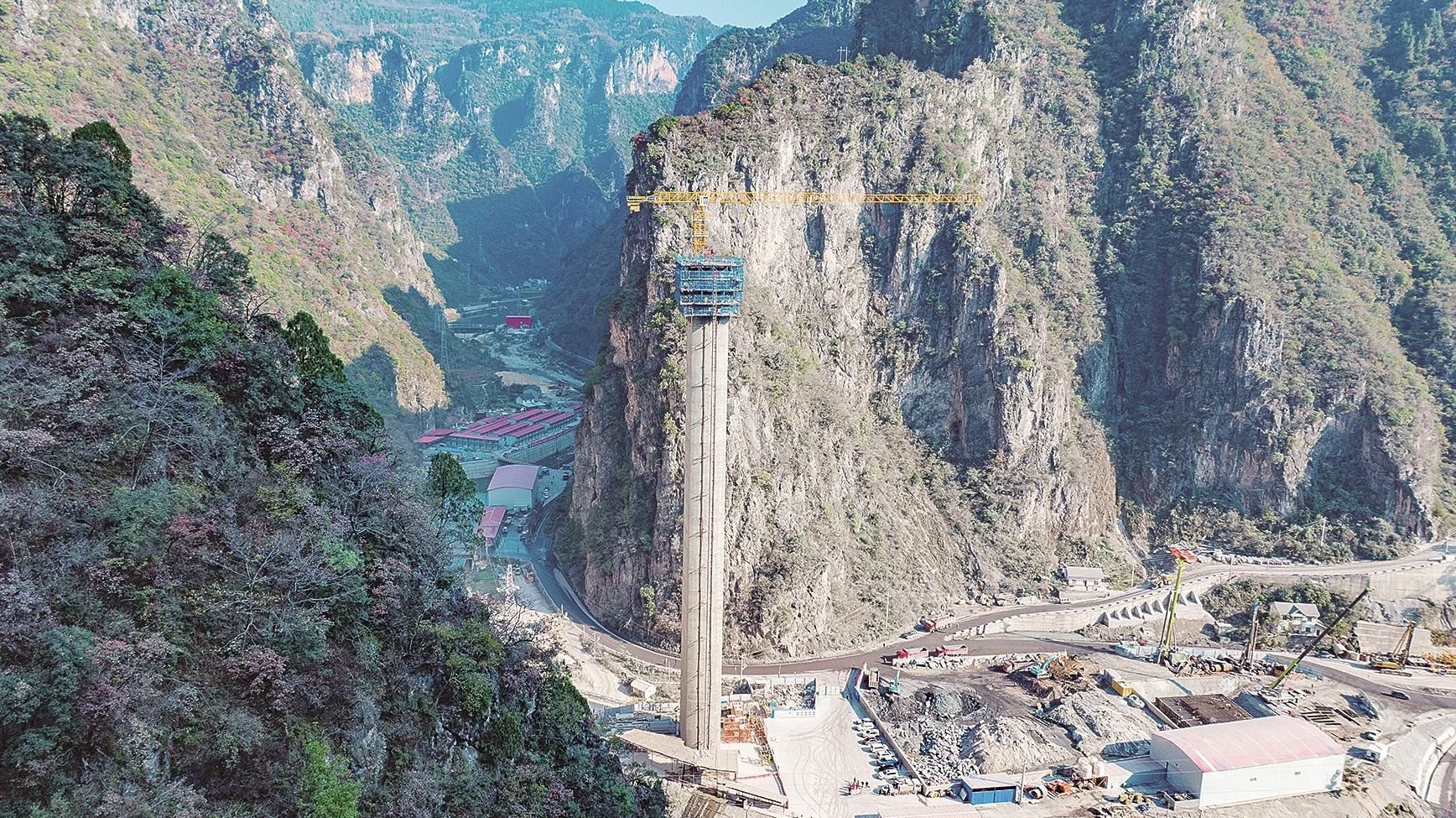 兴山建成全国最高高铁桥墩