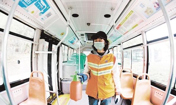 查验绿码即可通行 武汉地铁出行有序公交客流恢复