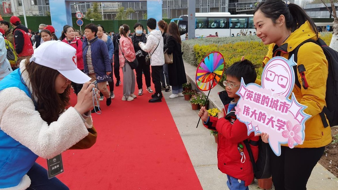今天，武漢大學迎來“最可愛的人”