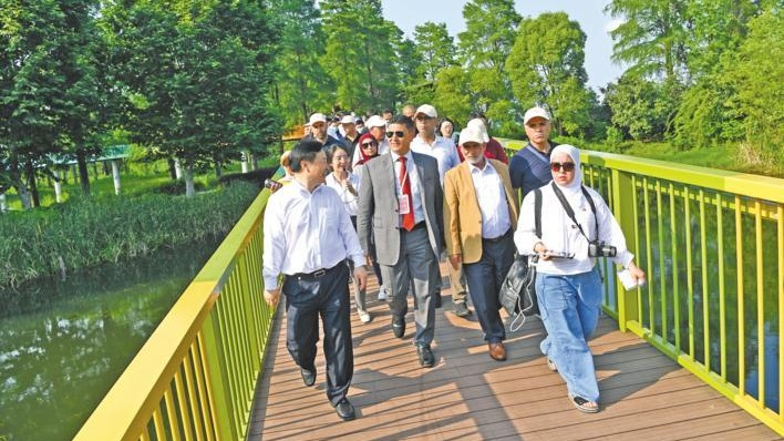 外方嘉宾东湖参观