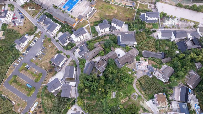 咸丰：首届村BA带开云体育 开云官网火山区民宿农家乐(图6)