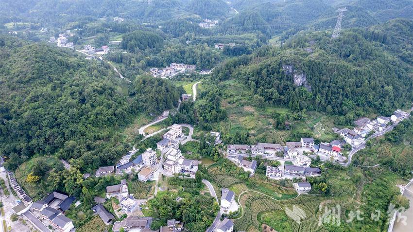 咸丰：首届村BA带开云体育 开云官网火山区民宿农家乐(图2)