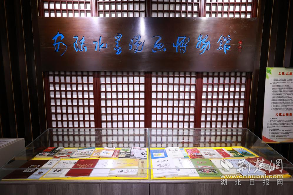 诗画安陆⑤ | 水墨漫画，雅致里的讽刺幽默 | 极目新闻