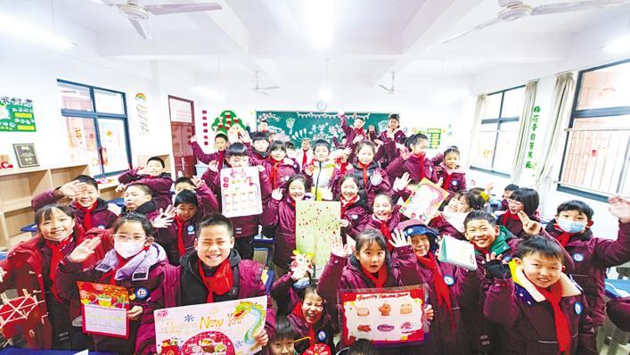 武汉3000余所中小学幼儿园开学了