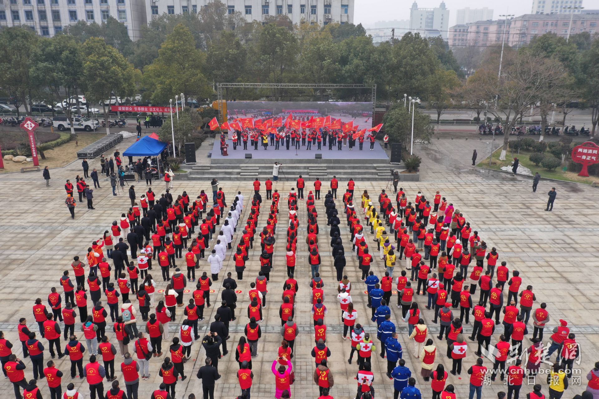 2024年孝感市学雷锋新时代文明实践志愿服务暨《孝感市文明行为促进条例》宣传活动（应城分会场）启动式现场 冯璇摄.jpg.jpg