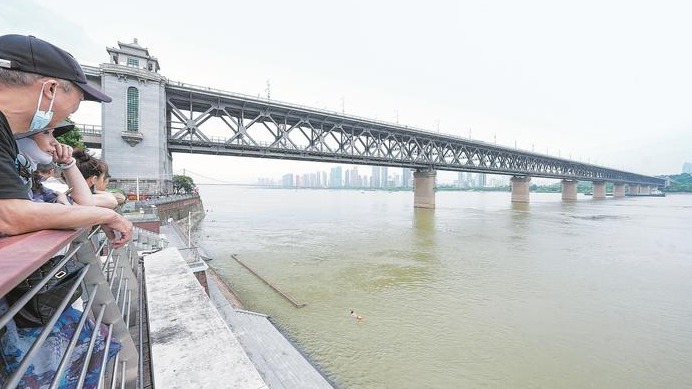 长江武汉段水位缓涨超过22米