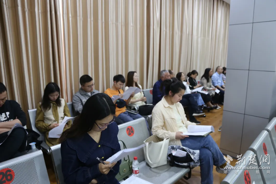 人民监督员观摩庭审现场1.png.png
