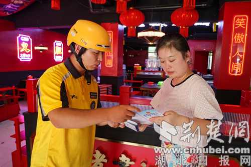 荆门消防携手外卖骑手共筑消防安全新防线(图3)