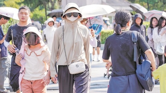 湖北多地遭遇史上最热开学季