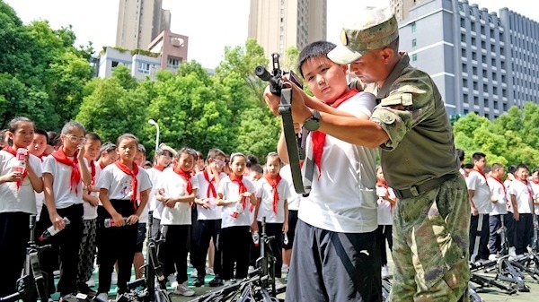 600余名中小学生“零距离”感受军营生活