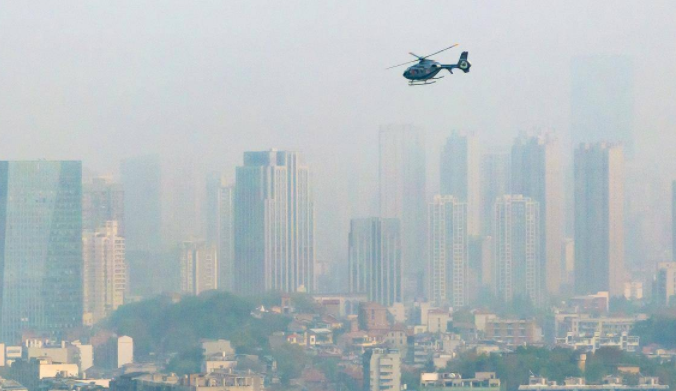 武漢首條低空游覽航線在漢陽試飛