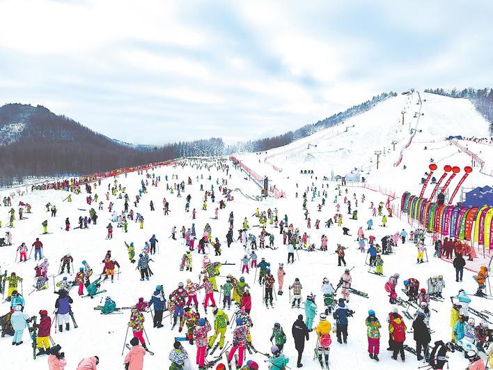 18萬游客到神農架滑雪賞雪過大年