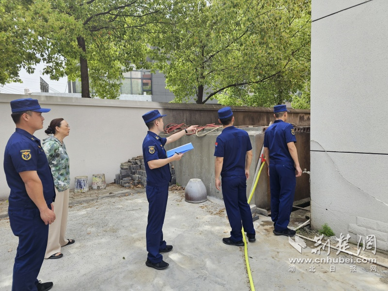 荆州市消防沙岑路特勤站深化辖区奥体老年公寓展开“防消联勤”作业