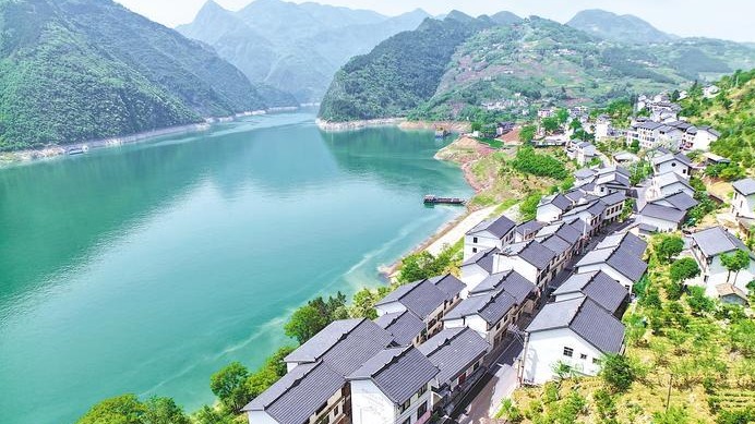 湖北今年基本完成长江入河排污口整治