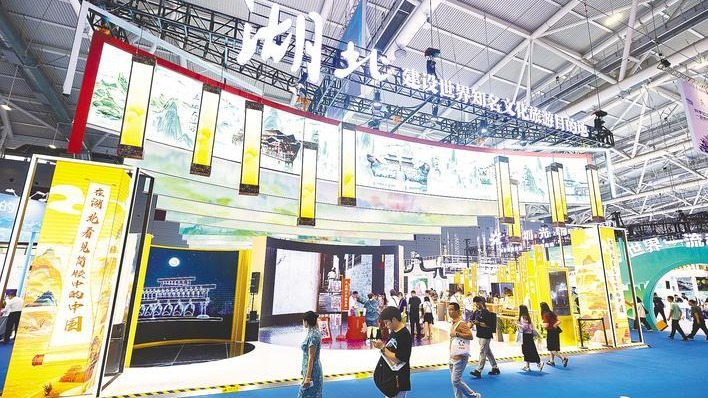 第二十一届文博会启幕 湖北馆吸引四海宾客