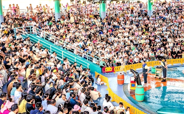 五一假期首日，湖北多地景区火爆