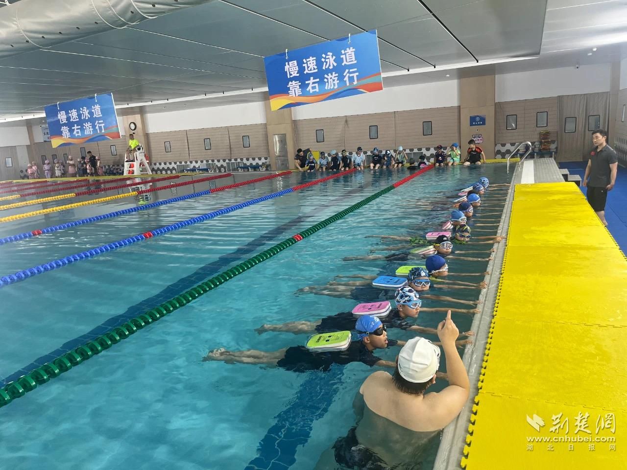 “泳”动安全密码 两所小学创新解锁防溺教育