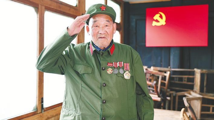 93歲戰(zhàn)斗英雄“兩個(gè)戰(zhàn)場”寫傳奇