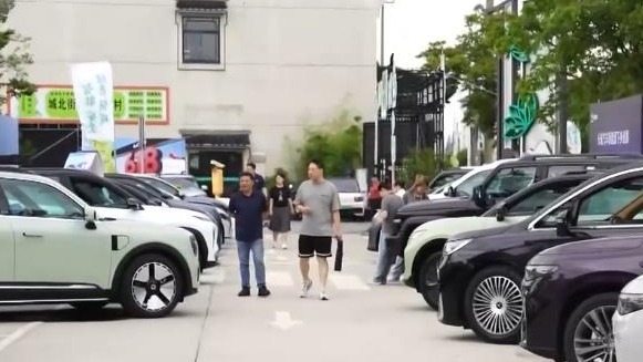 新能源汽車(chē)下鄉(xiāng)加速打通“堵點(diǎn)”