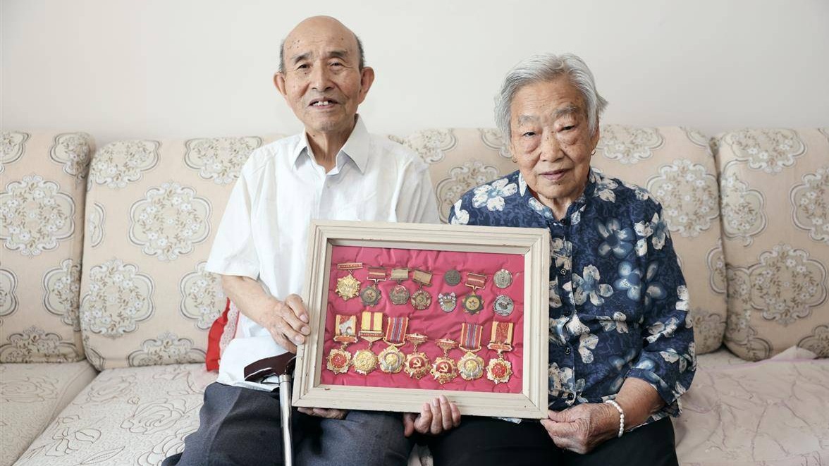 九旬老兵夫婦寄語：“不忘歷史，珍惜當(dāng)下！”