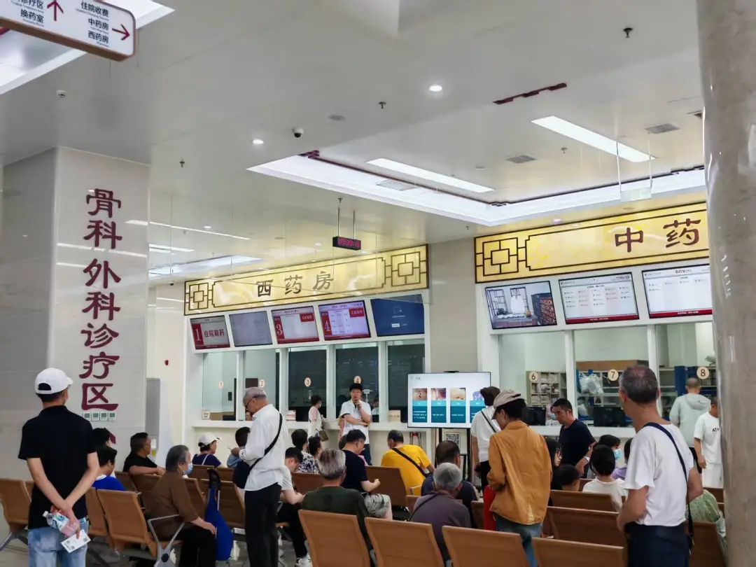 荆州市中医医院开展肛肠健康义诊活动 普及“三早”理念 传递健康生活