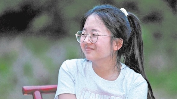 巴东“玻璃女孩”高考621分心向武大