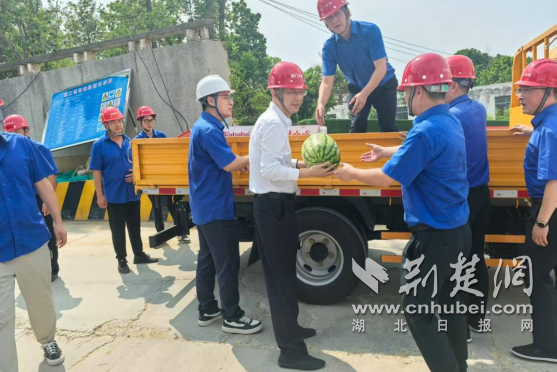 荆门市水务集团慰劳一线职工