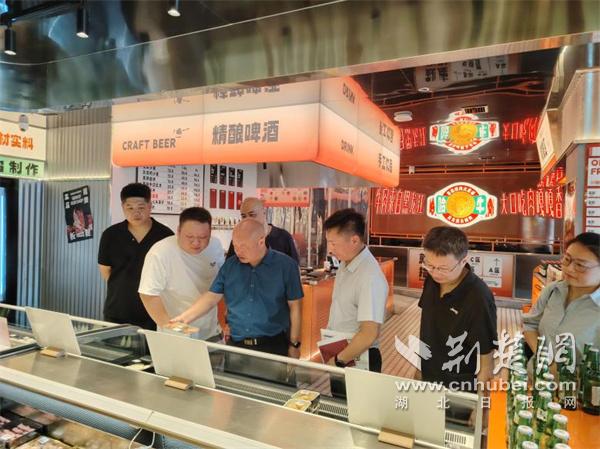 Qingshan区的“三名代表”将询问商业区的需求，并