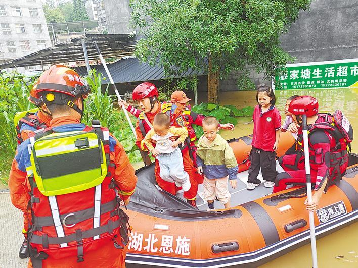 及時轉(zhuǎn)移 十堰避險一起崩塌地質(zhì)災(zāi)害