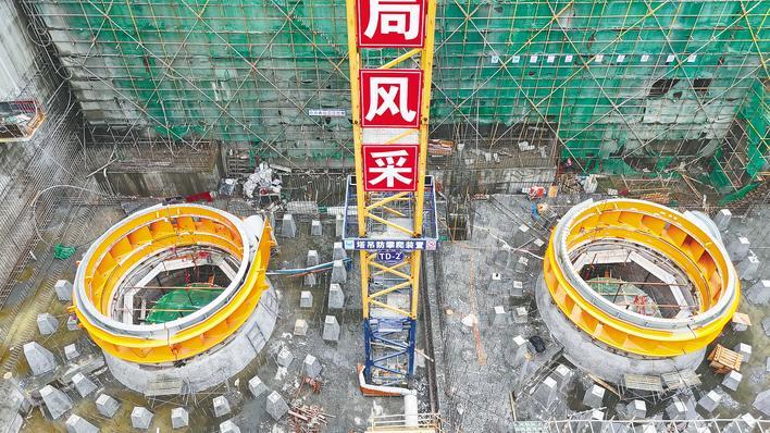 國(guó)內(nèi)最大抽水蓄能機(jī)組座環(huán)吊裝成功