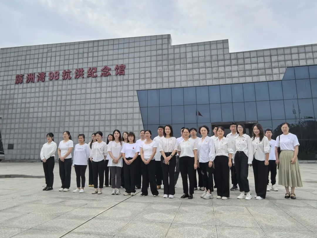 湖北共青團廣泛開展弘揚“三大精神”宣傳宣講