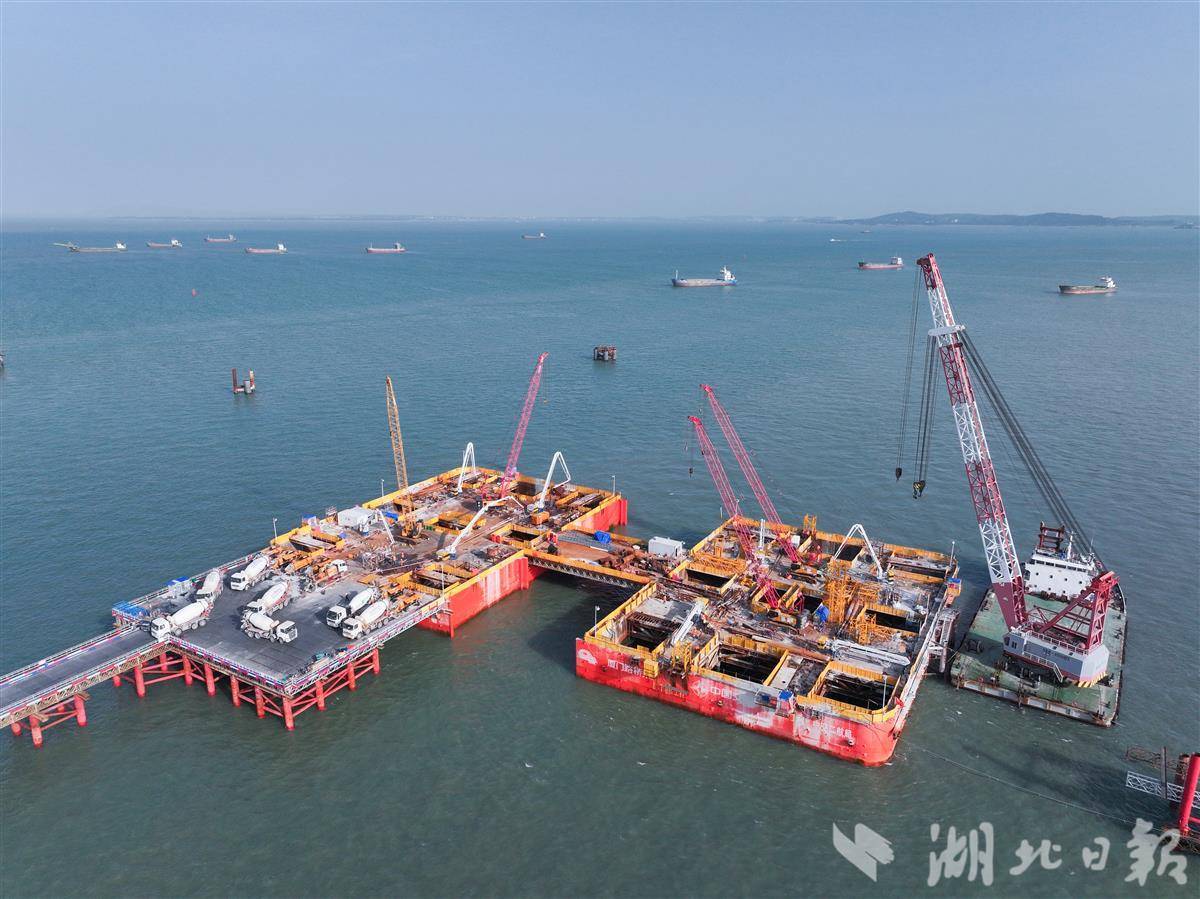 16.6萬立方米！“定海神針”澆筑完成