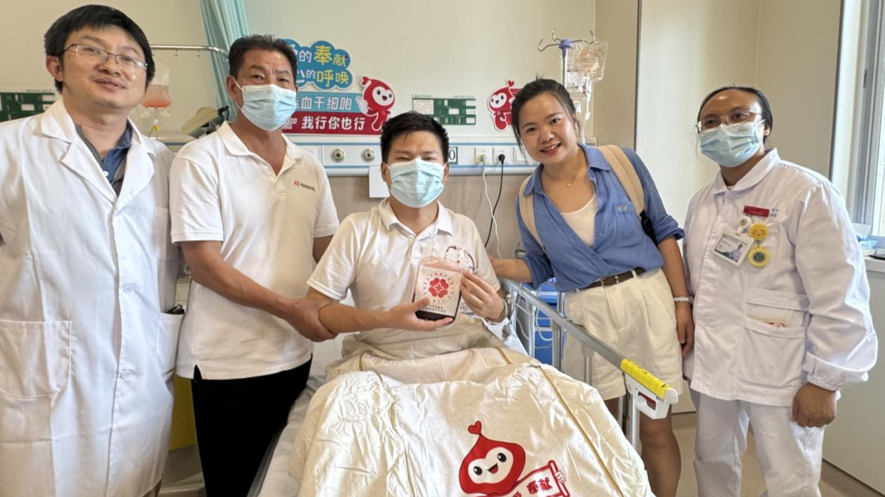 “救人要紧” 多年间这对父子共献血超396次