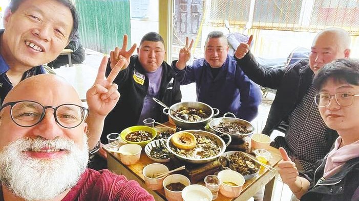 洋面孔領“五星卡”做地道武漢人