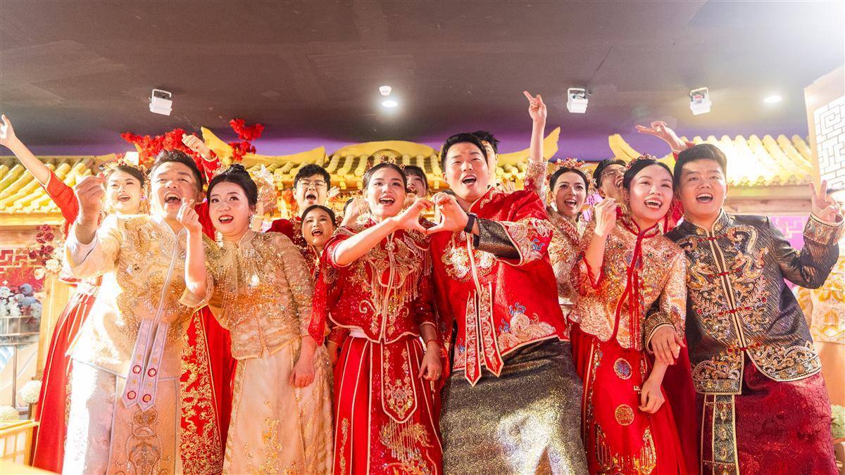 20對(duì)新人集體締造七夕浪漫中式婚禮